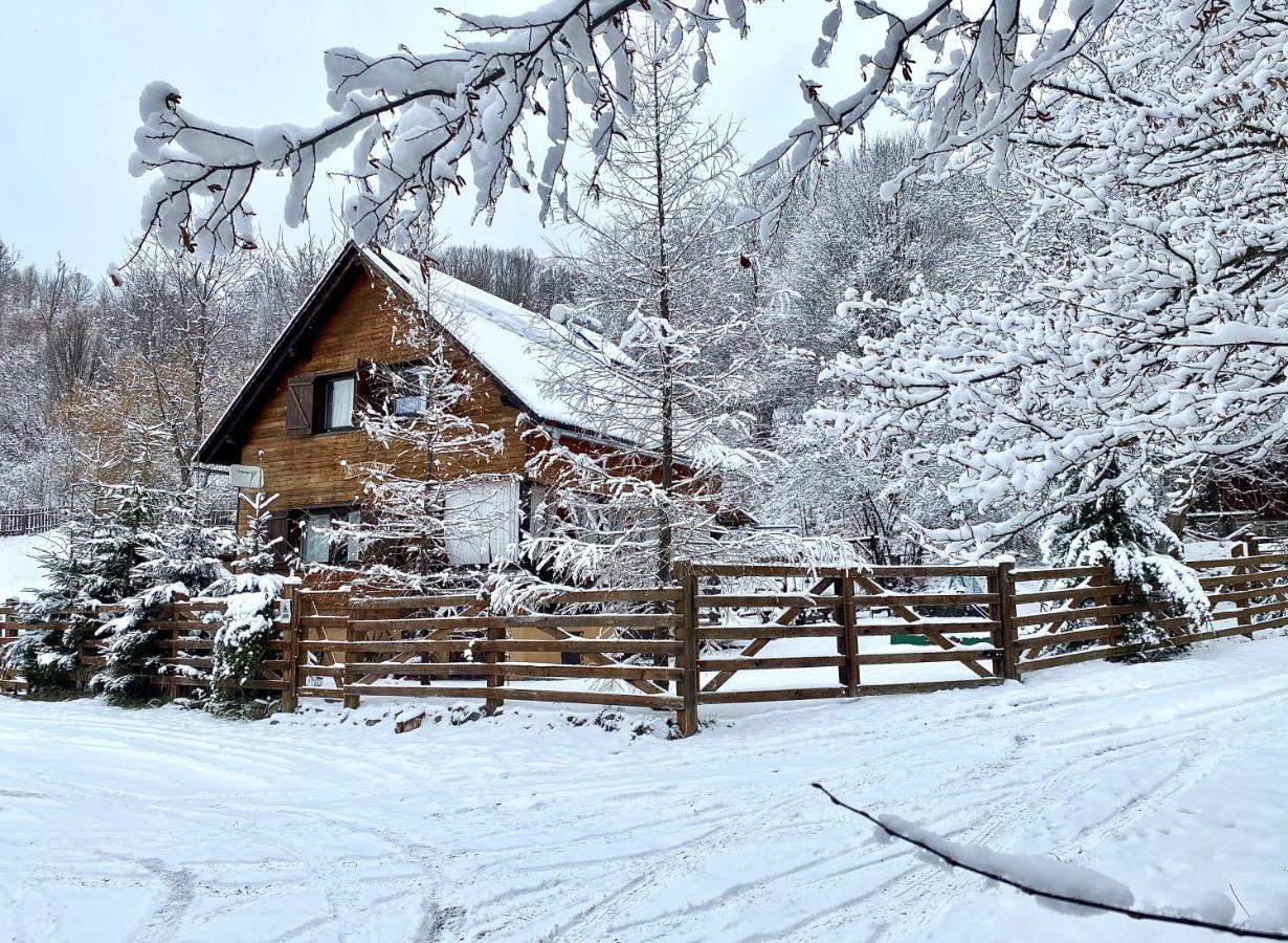 Emerald Chalet Прайд Екстериор снимка
