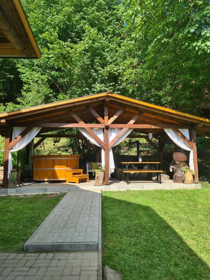 Emerald Chalet Прайд Екстериор снимка