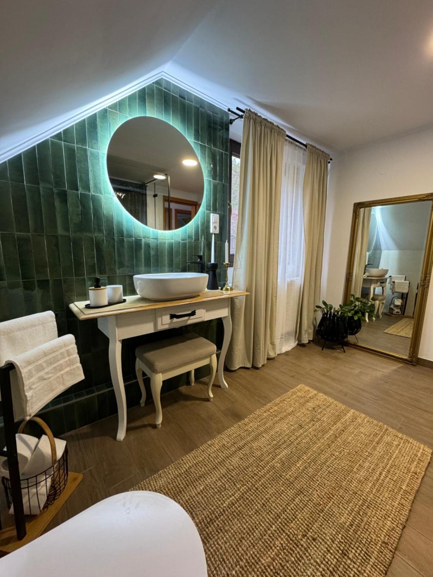 Emerald Chalet Прайд Екстериор снимка