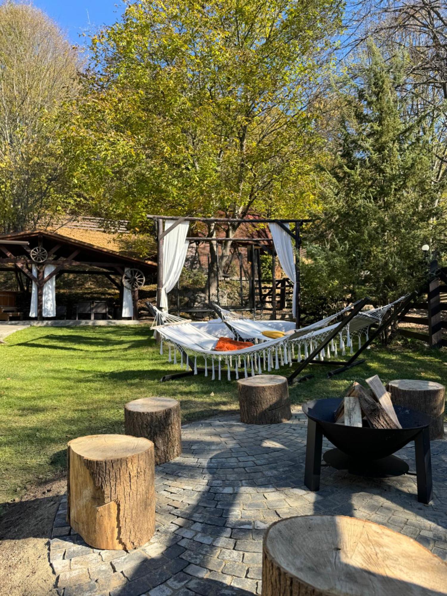 Emerald Chalet Прайд Екстериор снимка