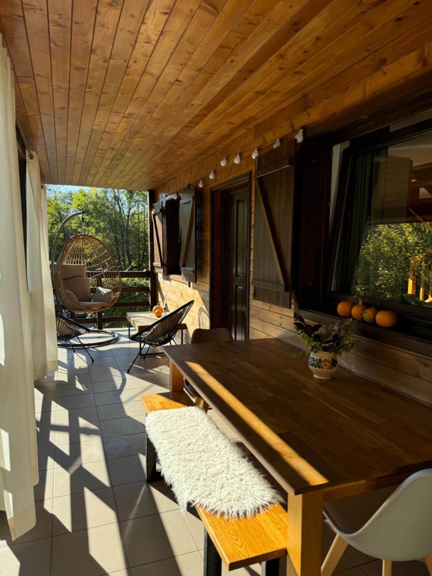 Emerald Chalet Прайд Екстериор снимка